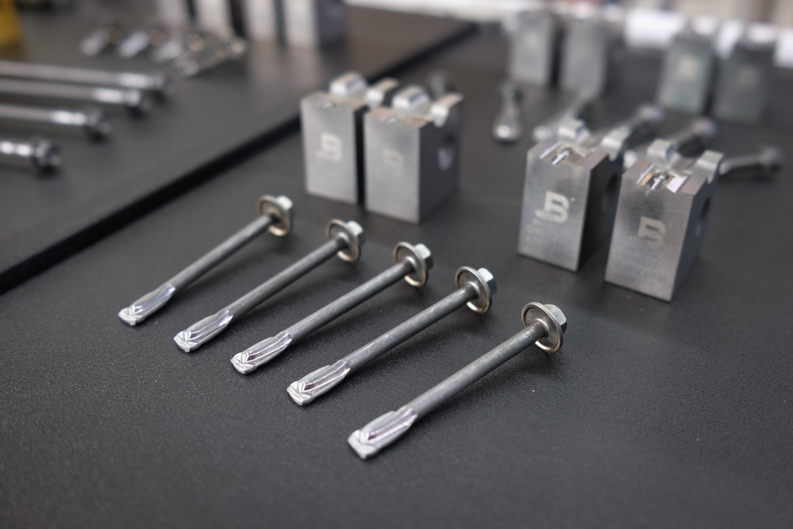 金屬螺柱該用什麼螺絲？ 10個實用技巧助您正確選擇